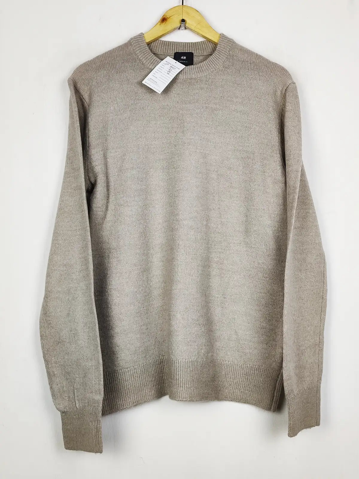 Buy online pre-used pre-loved 100% authentic & Original branded H&M (JS-8055) available in Pakistan. Top international brands avilable.