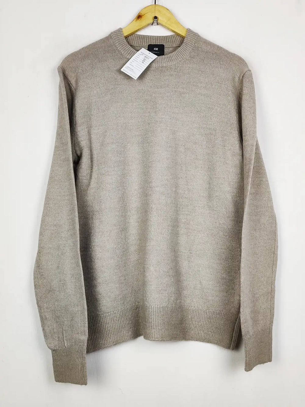 Buy online pre-used pre-loved 100% authentic & Original branded H&M (JS-8055) available in Pakistan. Top international brands avilable.