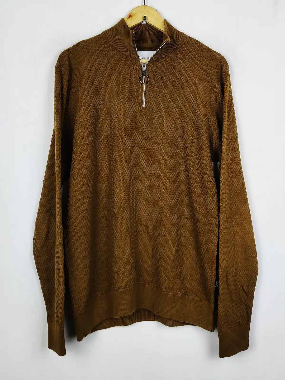 Buy online pre-used pre-loved 100% authentic & Original branded Casual Friday (JS-8084) available in Pakistan. Top international brands avilable.