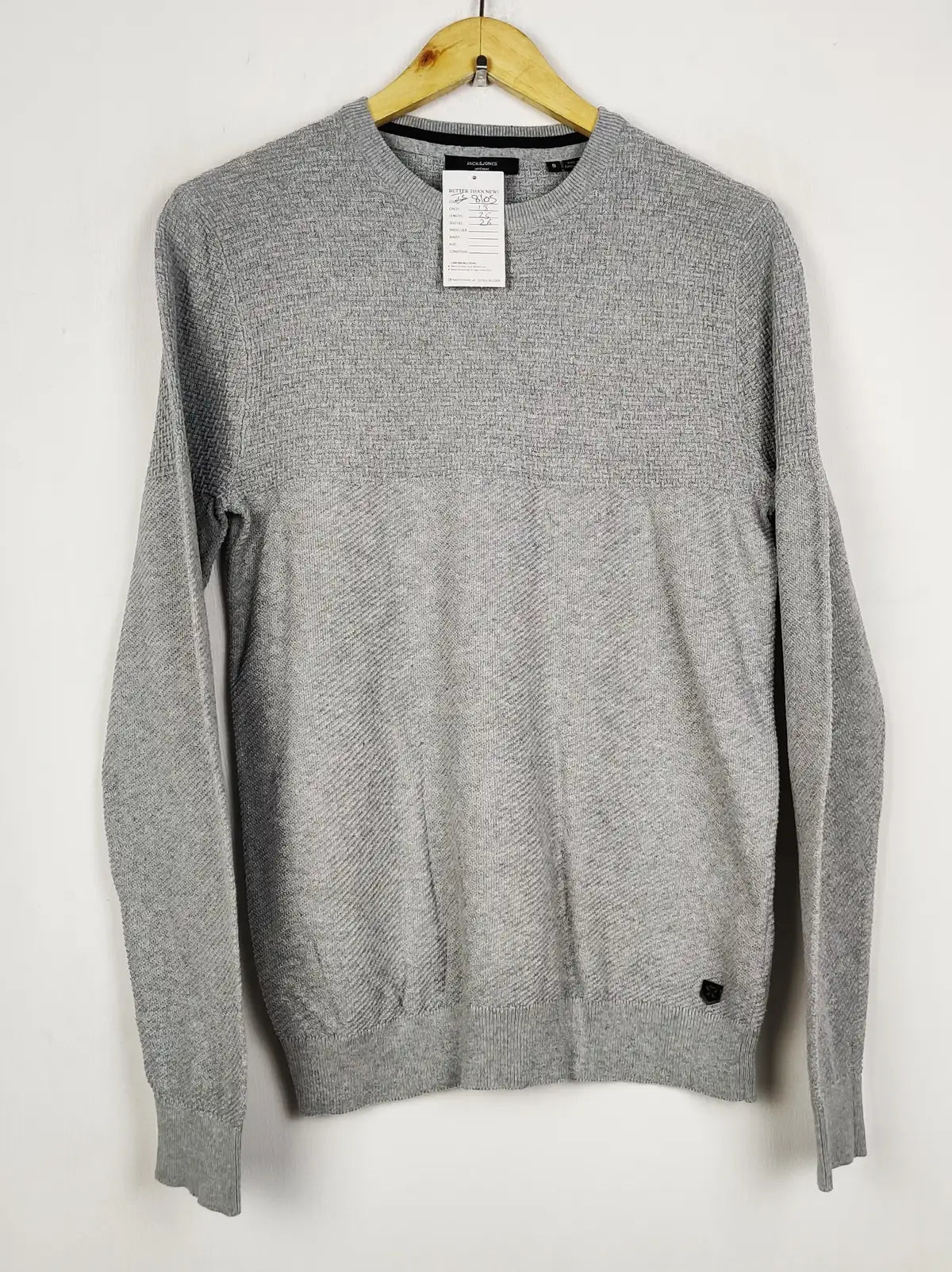 Buy online pre-used pre-loved 100% authentic & Original branded Jack & Jones (JS-8105) available in Pakistan. Top international brands avilable.
