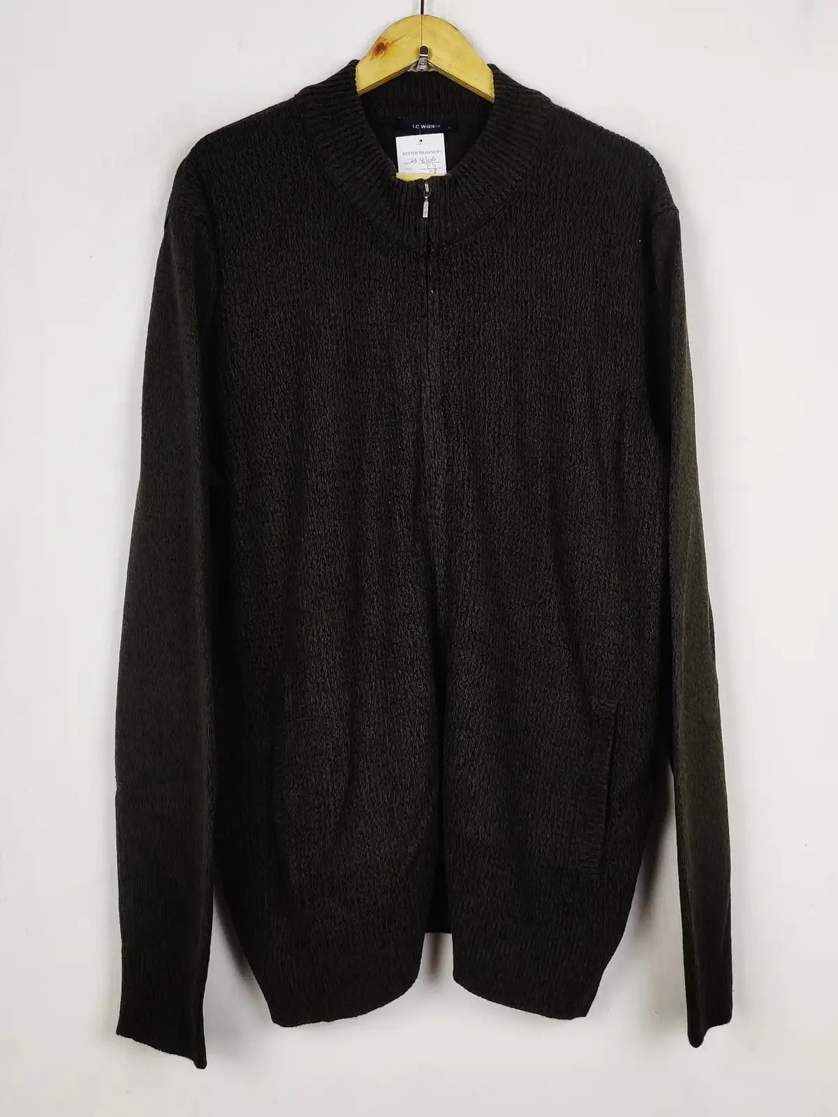 Buy online pre-used pre-loved 100% authentic & Original branded Lc Waikiki (JS-8106) available in Pakistan. Top international brands avilable.