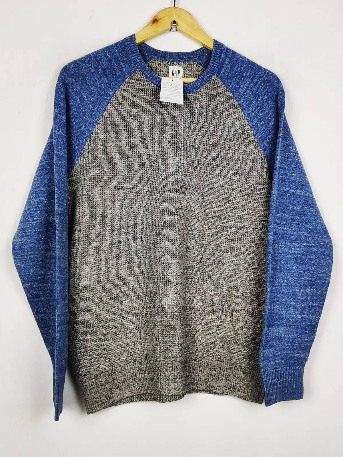Buy online pre-used pre-loved 100% authentic & Original branded Gap (JS-8144) available in Pakistan. Top international brands avilable.