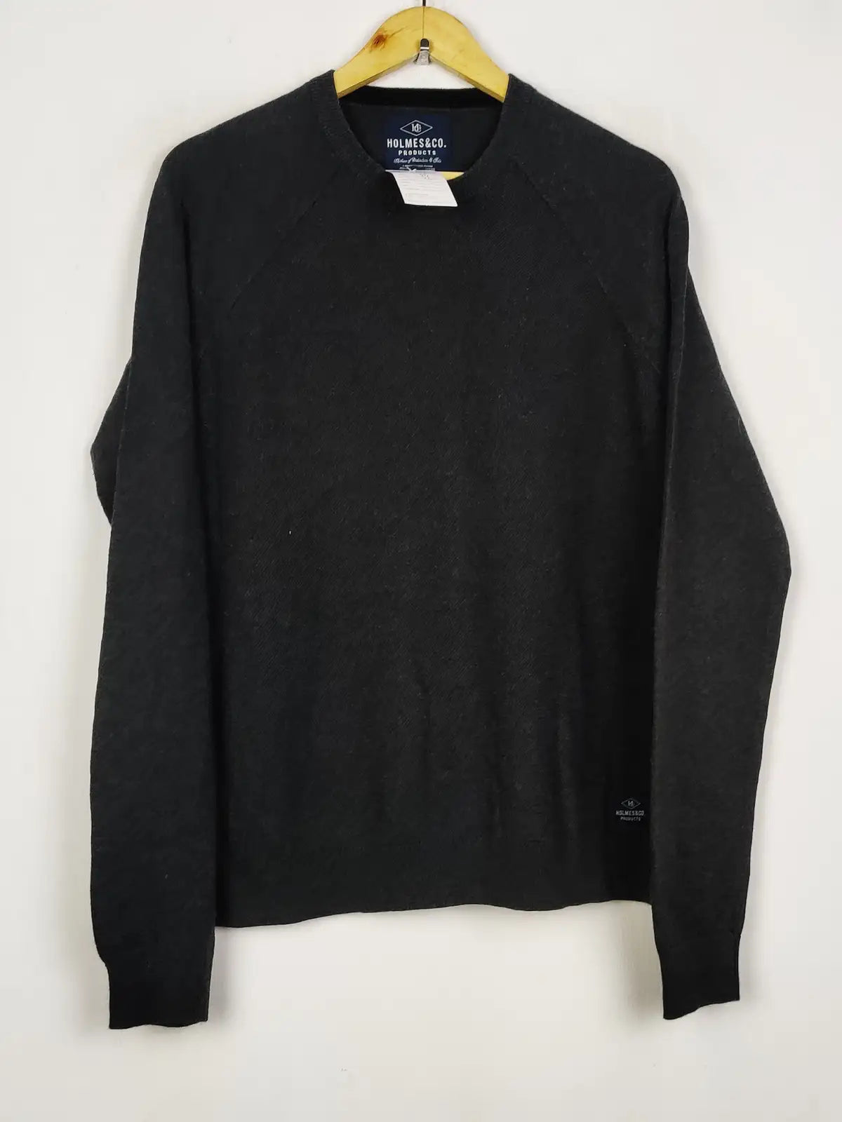 Buy online pre-used pre-loved 100% authentic & Original branded Holmes & Co (JS-8183) available in Pakistan. Top international brands avilable.