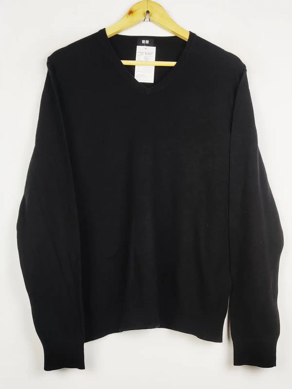Buy online pre-used pre-loved 100% authentic & Original branded Uniqlo (JS-8203) available in Pakistan. Top international brands avilable.