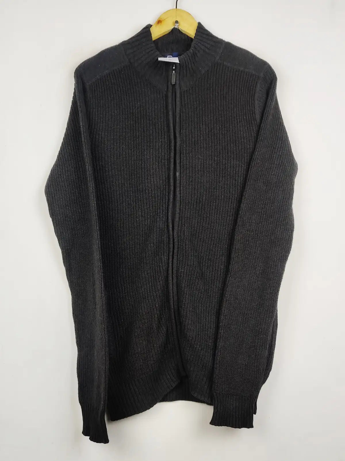 Buy online pre-used pre-loved 100% authentic & Original branded Won To Party (JS-8233) available in Pakistan. Top international brands avilable.