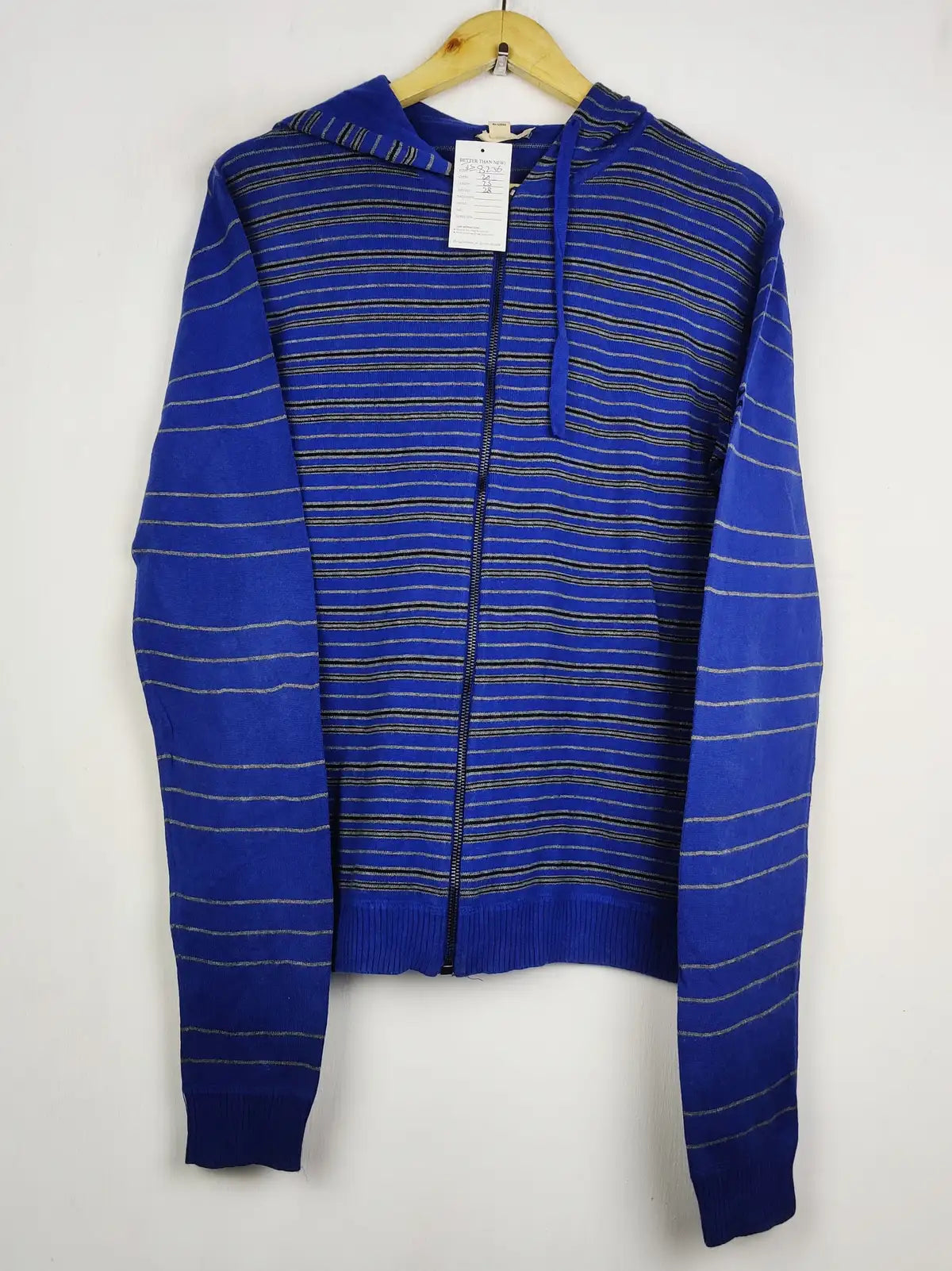 Buy online pre-used pre-loved 100% authentic & Original branded D.K.N.Y (JS-8236) available in Pakistan. Top international brands avilable.