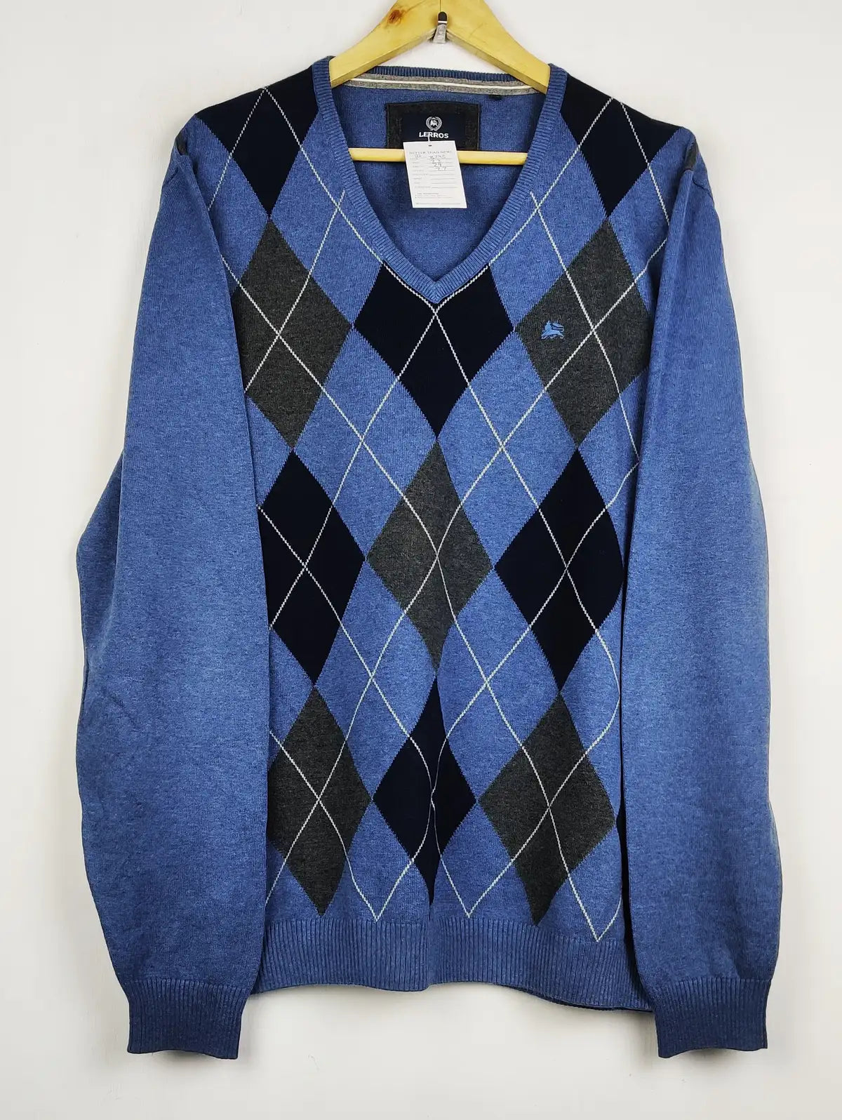 Buy online pre-used pre-loved 100% authentic & Original branded Lerros (JS-8243) available in Pakistan. Top international brands avilable.
