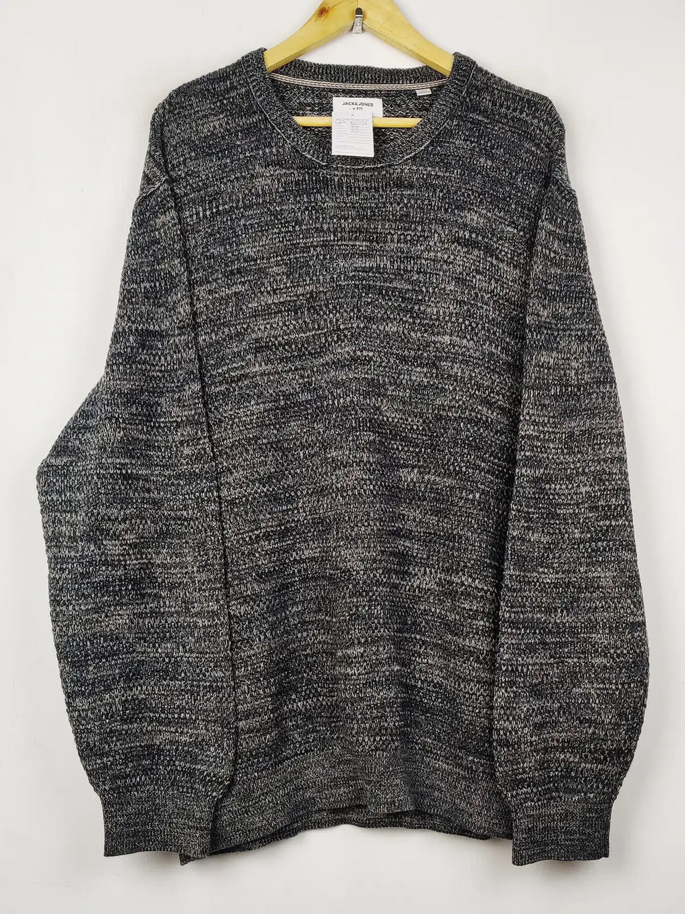 Buy online pre-used pre-loved 100% authentic & Original branded Jack & Jones (JS-8273) available in Pakistan. Top international brands avilable.