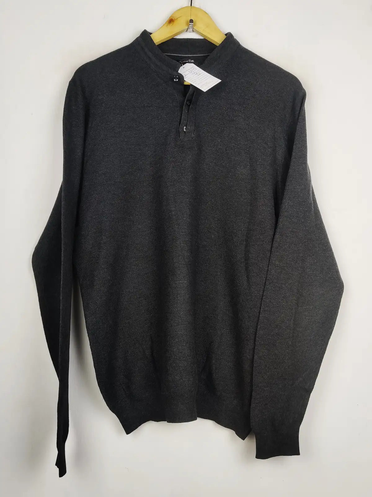 Buy online pre-used pre-loved 100% authentic & Original branded Massimo Dutti (JS-8347) available in Pakistan. Top international brands avilable.