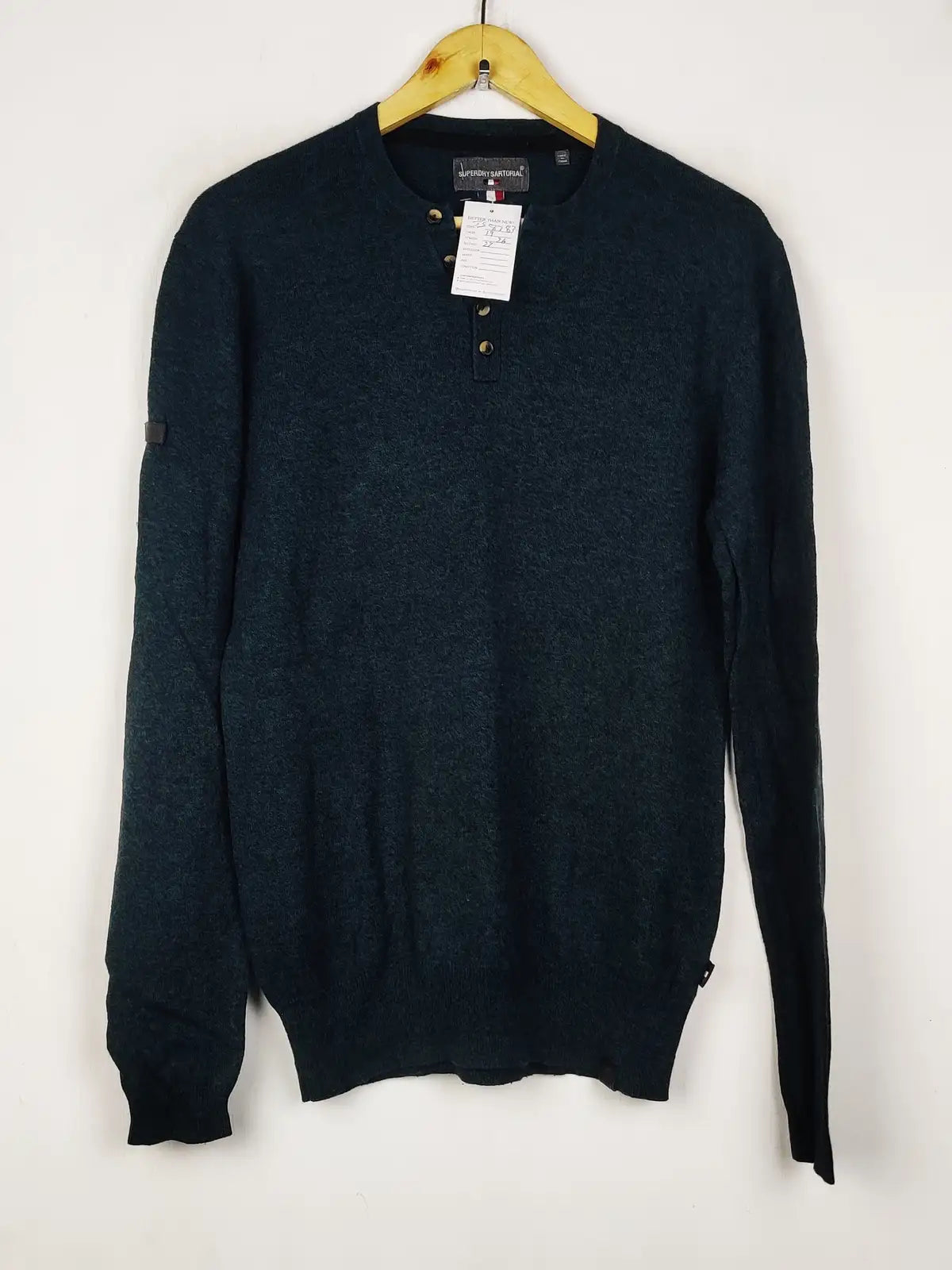 Buy online pre-used pre-loved 100% authentic & Original branded Superdry (JS-8383) available in Pakistan. Top international brands avilable.
