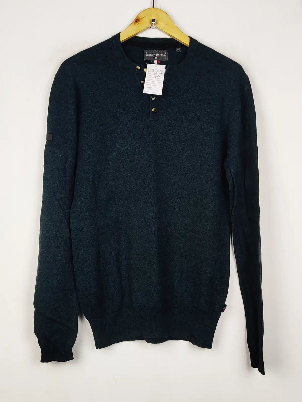 Buy online pre-used pre-loved 100% authentic & Original branded Superdry (JS-8383) available in Pakistan. Top international brands avilable.