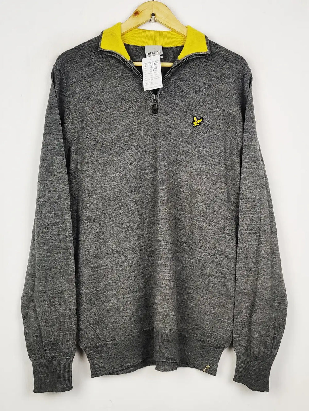 Buy online pre-used pre-loved 100% authentic & Original branded Lyle & Scott (JS-8393) available in Pakistan. Top international brands avilable.