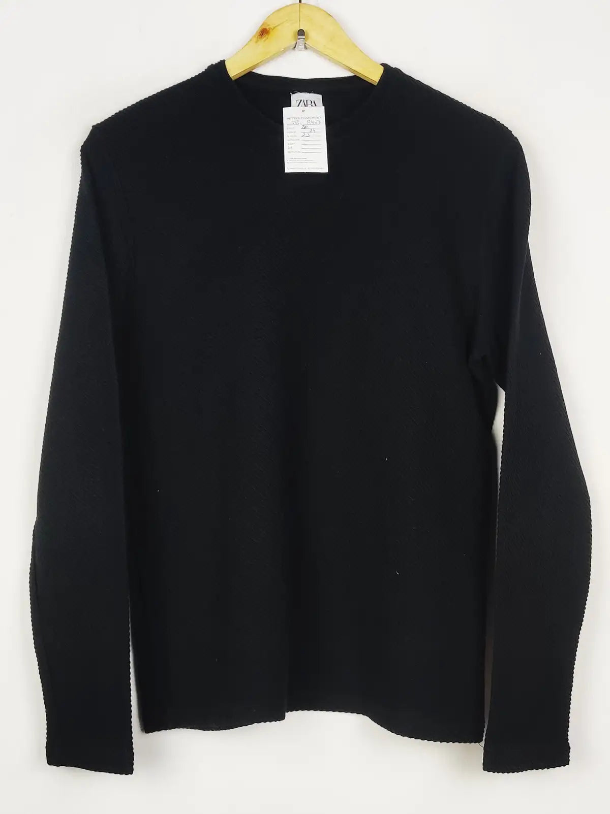 Buy online pre-used pre-loved 100% authentic & Original branded Zara (JS-8407) available in Pakistan. Top international brands avilable.