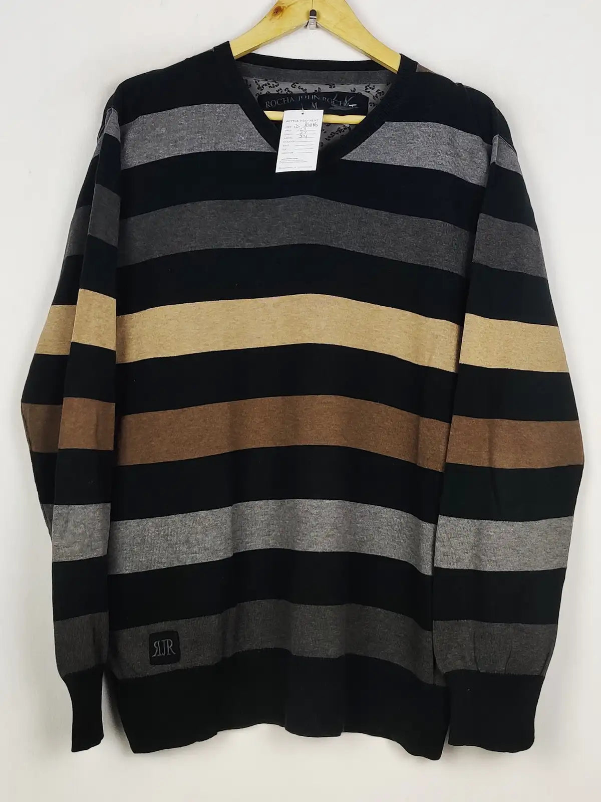 Buy online pre-used pre-loved 100% authentic & Original branded Rocha John Rocha (JS-8446) available in Pakistan. Top international brands avilable.