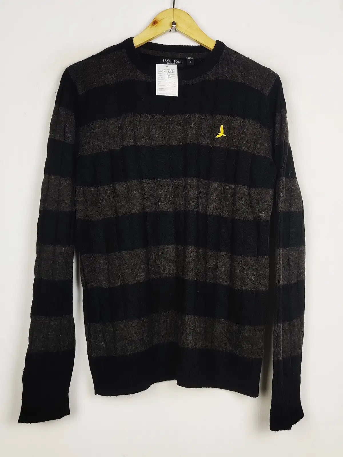 Buy online pre-used pre-loved 100% authentic & Original branded Brave Soul (JS-8480) available in Pakistan. Top international brands avilable.