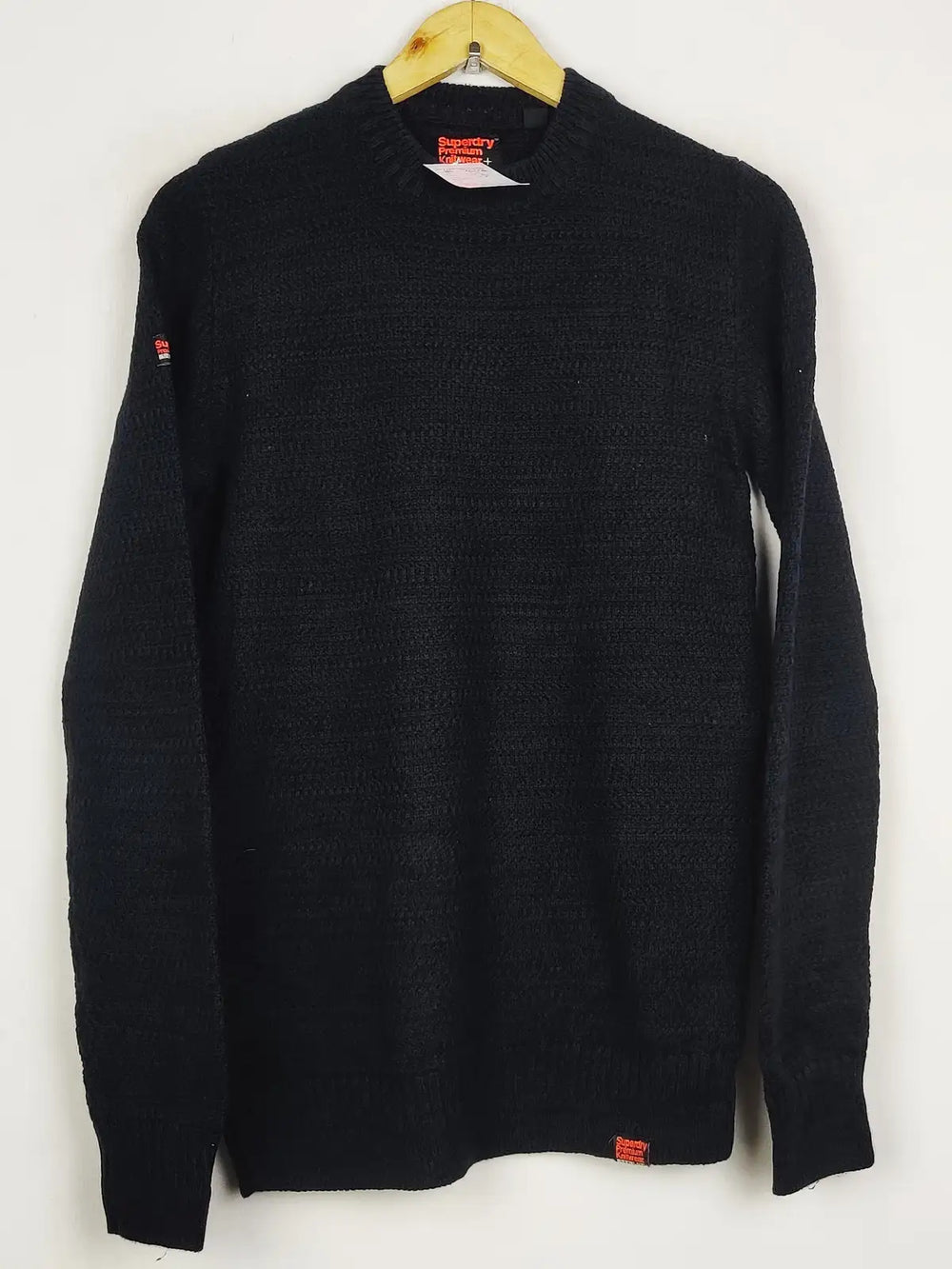 Buy online pre-used pre-loved 100% authentic & Original branded Superdry (JS-8548) available in Pakistan. Top international brands avilable.