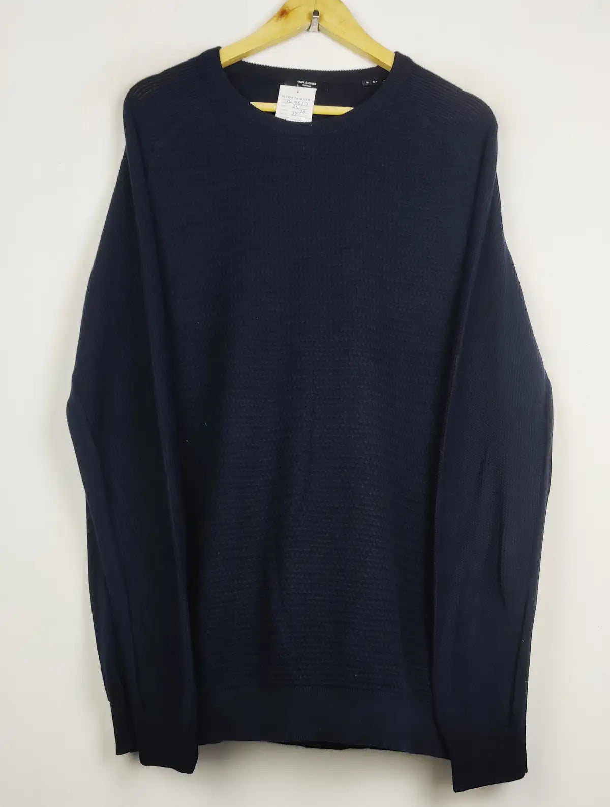Buy online pre-used pre-loved 100% authentic & Original branded Jack & Jones (JS-8617) available in Pakistan. Top international brands avilable.