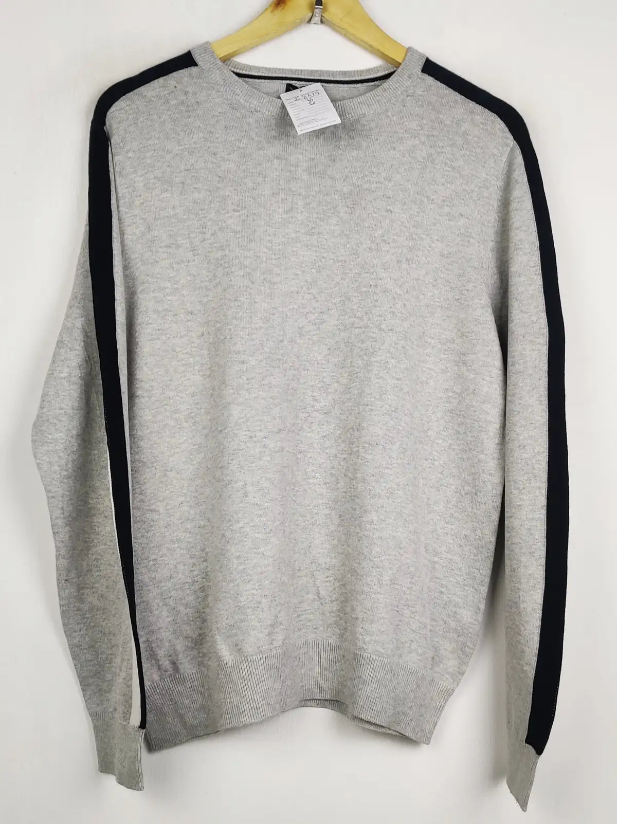 Buy online pre-used pre-loved 100% authentic & Original branded Burton (JS-8679) available in Pakistan. Top international brands avilable.