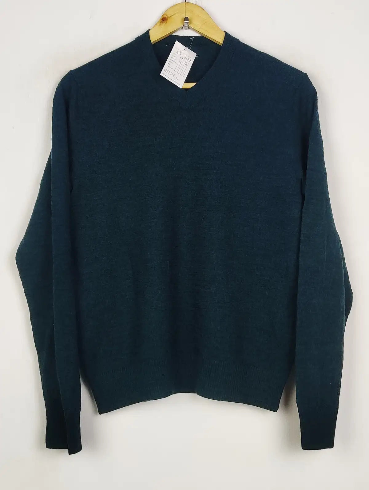Buy online pre-used pre-loved 100% authentic & Original branded Unknown Brand (JS-8688) available in Pakistan. Top international brands avilable.
