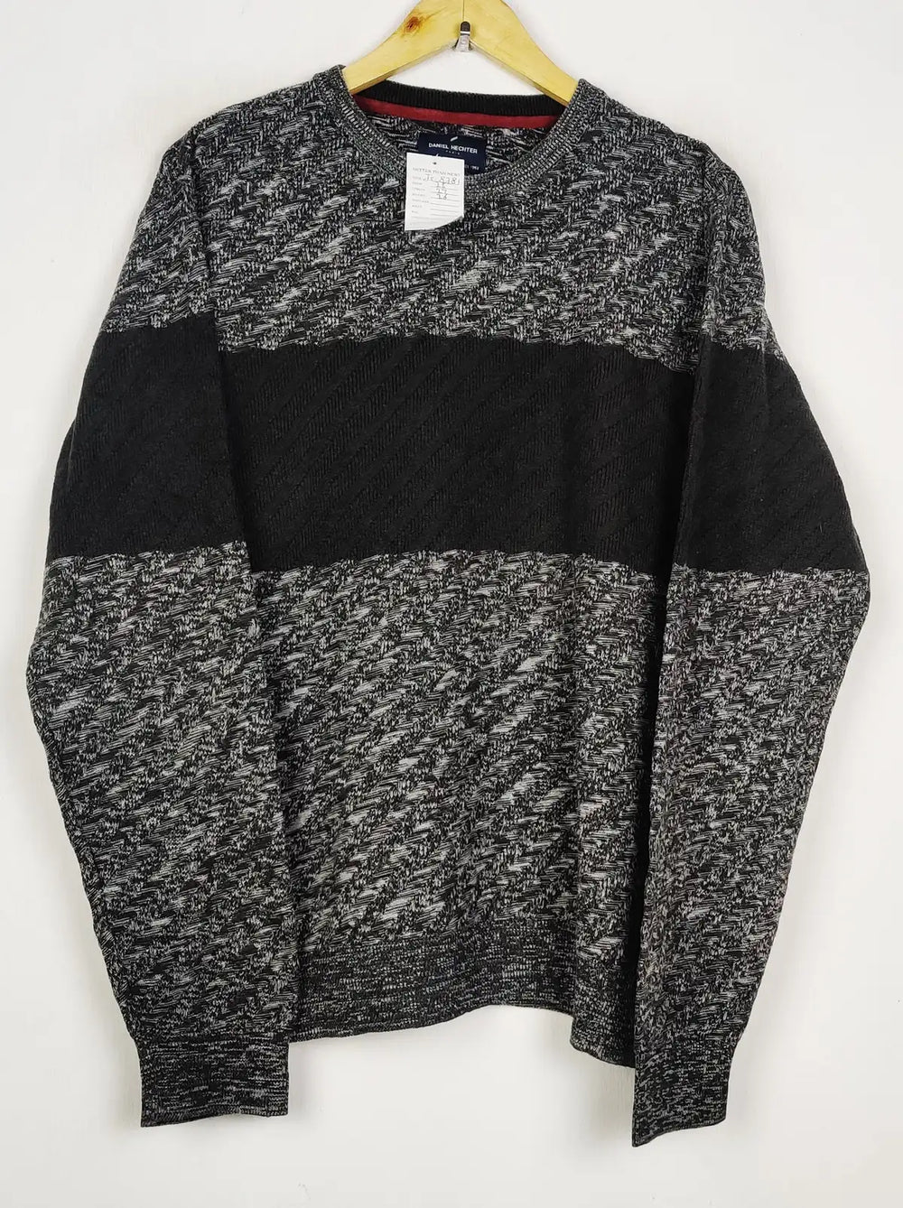 Buy online pre-used pre-loved 100% authentic & Original branded Daniel Hechter (JS-8781) available in Pakistan. Top international brands avilable.