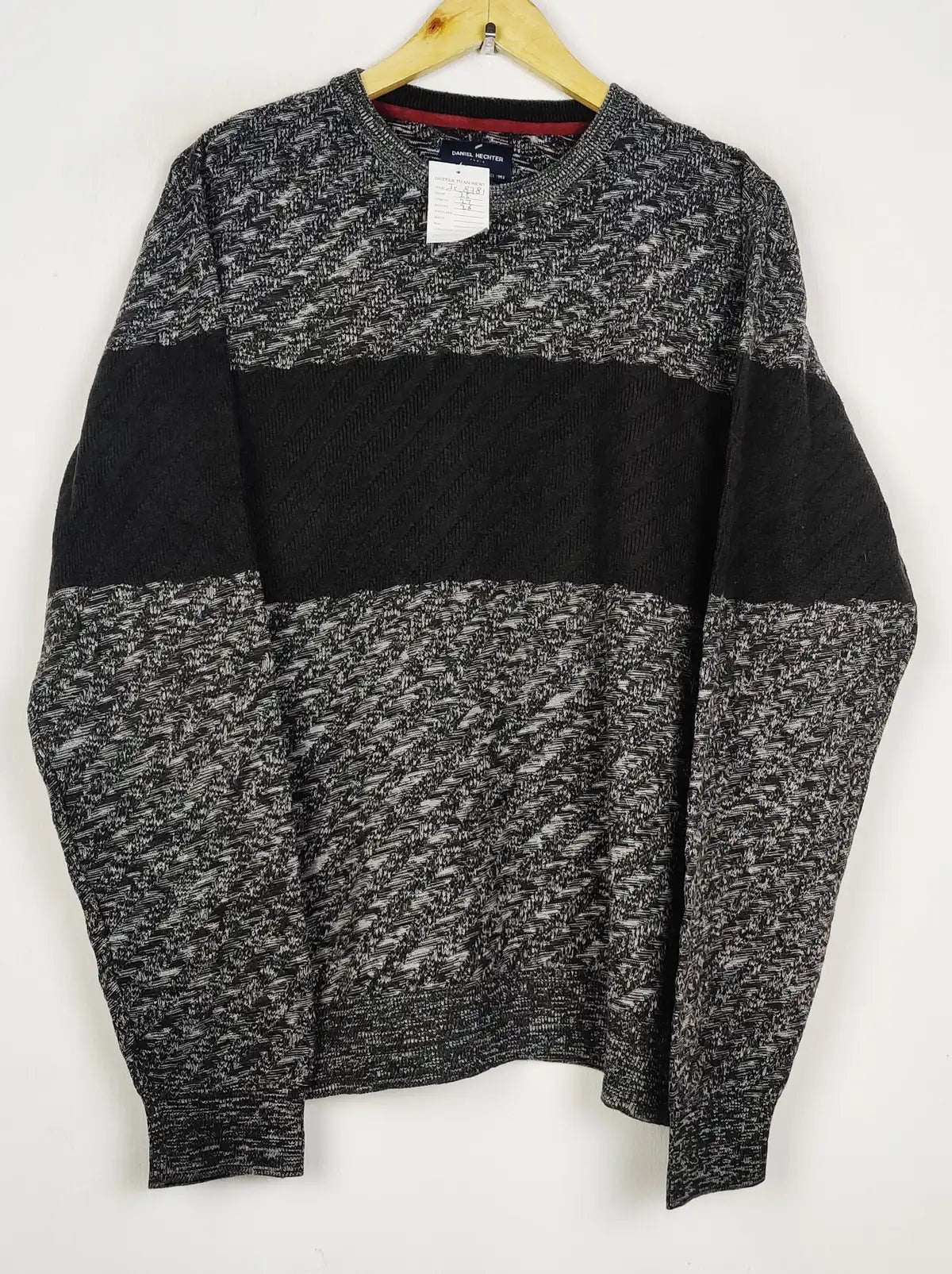 Buy online pre-used pre-loved 100% authentic & Original branded Daniel Hechter (JS-8781) available in Pakistan. Top international brands avilable.