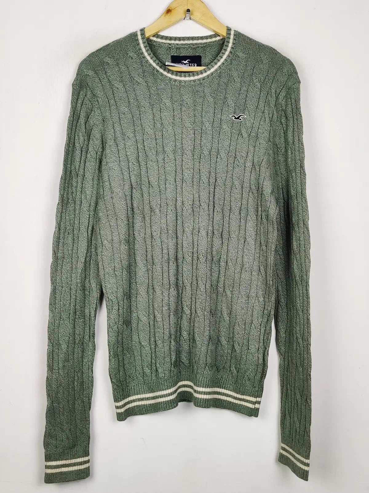Buy online pre-used pre-loved 100% authentic & Original branded Hollister (JS-8813) available in Pakistan. Top international brands avilable.