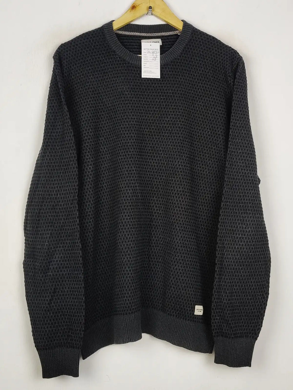 Buy online pre-used pre-loved 100% authentic & Original branded Jack & Jones (JS-8837) available in Pakistan. Top international brands avilable.