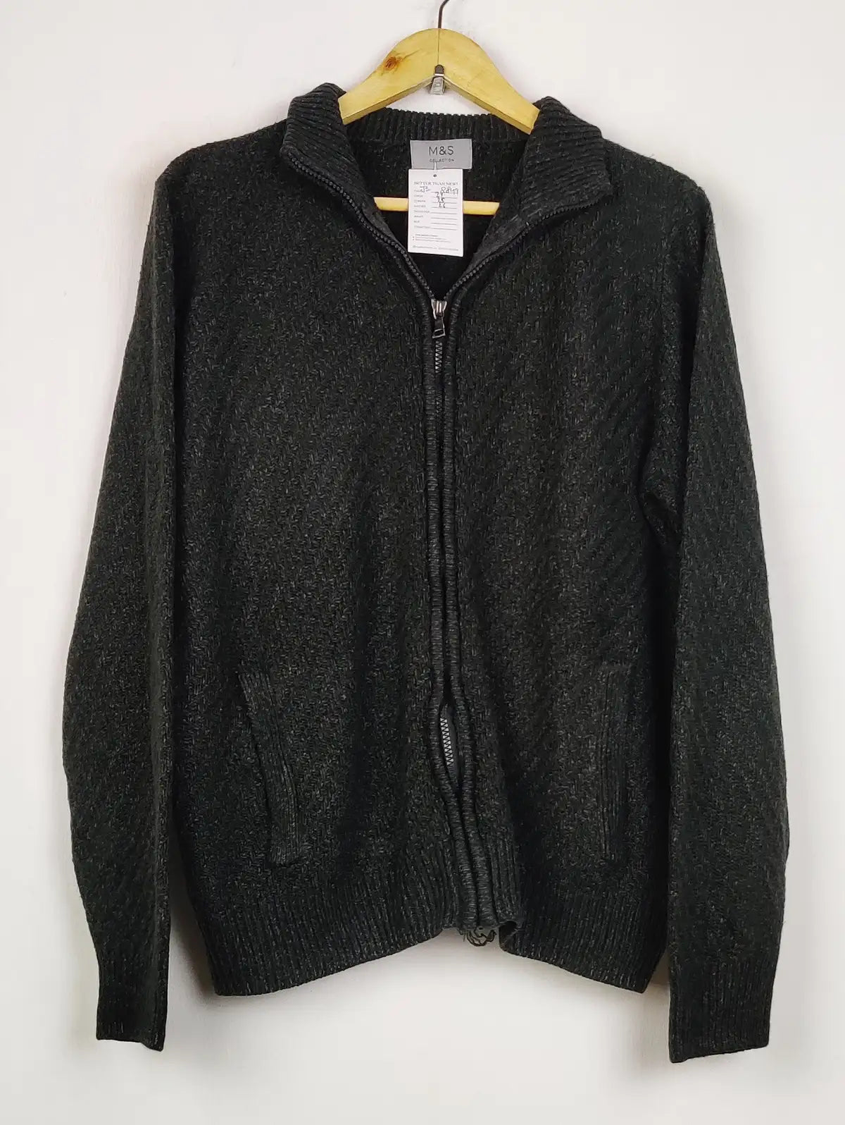 Buy online pre-used pre-loved 100% authentic & Original branded Marks & Spencer (JS-8849) available in Pakistan. Top international brands avilable.