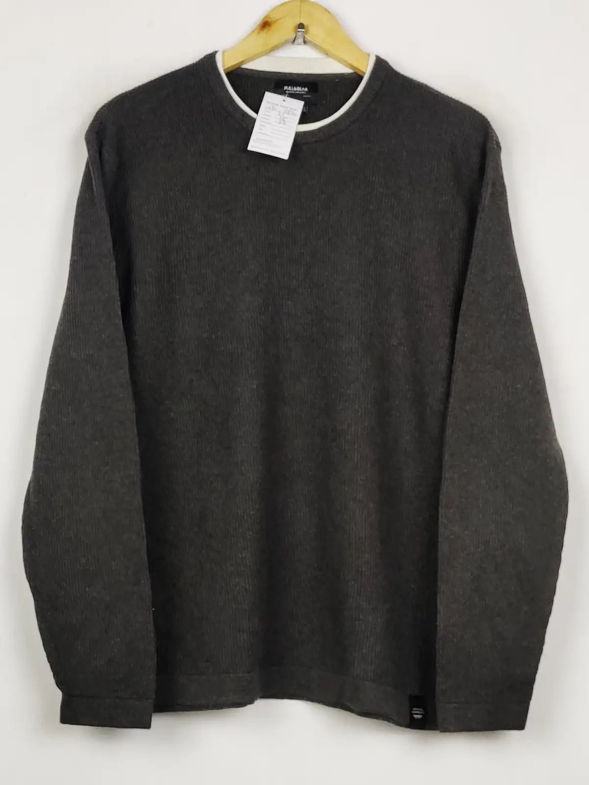 Buy online pre-used pre-loved 100% authentic & Original branded Pull&Bear (JS-8870) available in Pakistan. Top international brands avilable.