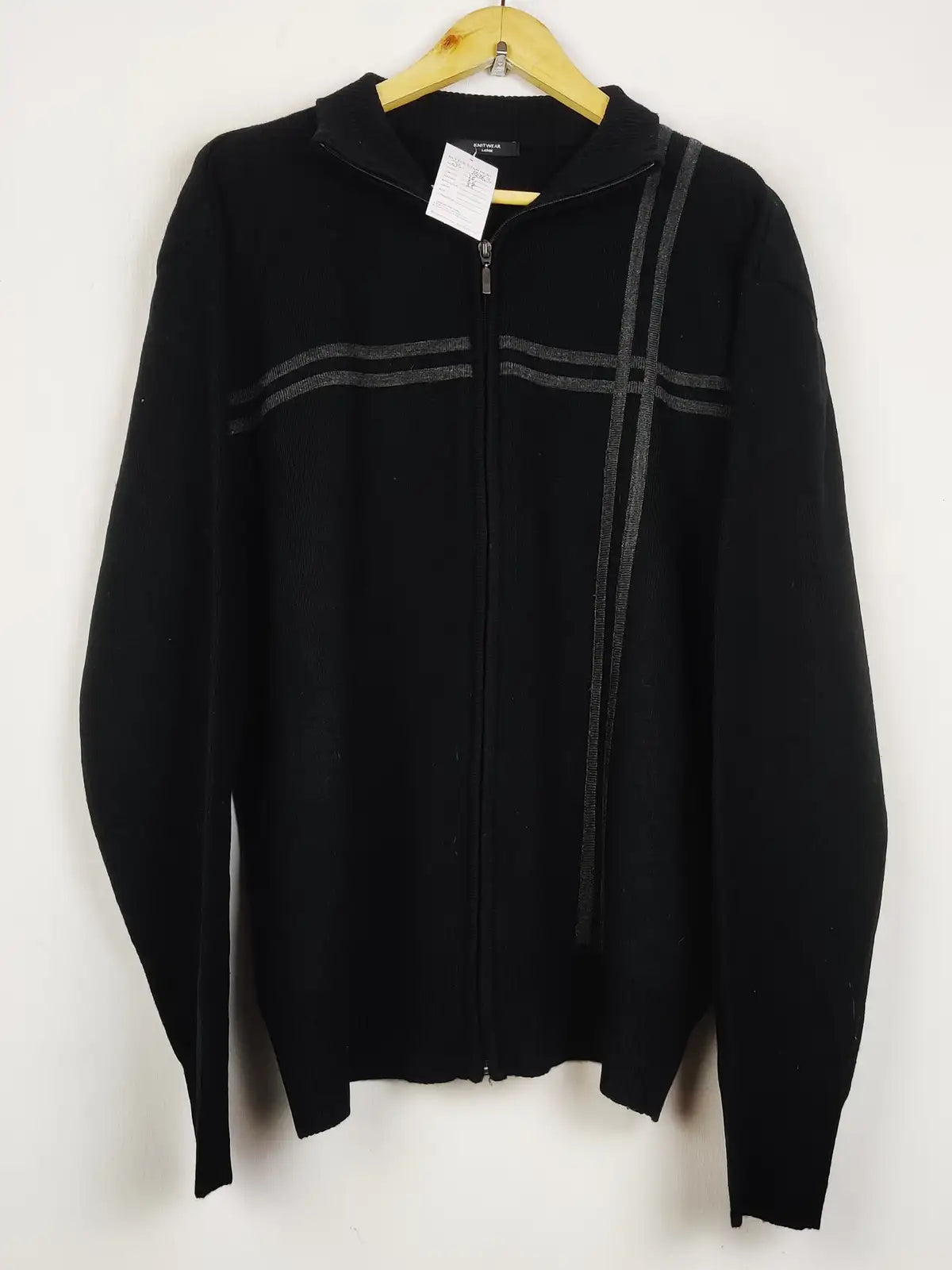 Buy online pre-used pre-loved 100% authentic & Original branded Knitwear (JS-8883) available in Pakistan. Top international brands avilable.