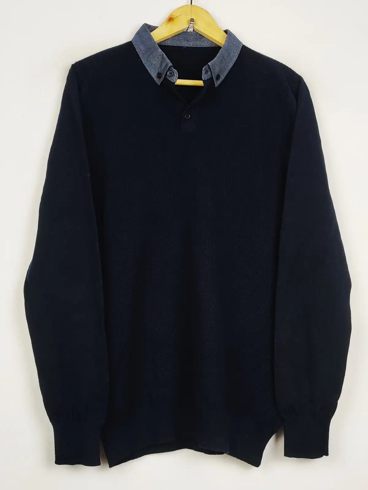 Buy online pre-used pre-loved 100% authentic & Original branded Unknown Brand (JS-8889) available in Pakistan. Top international brands avilable.