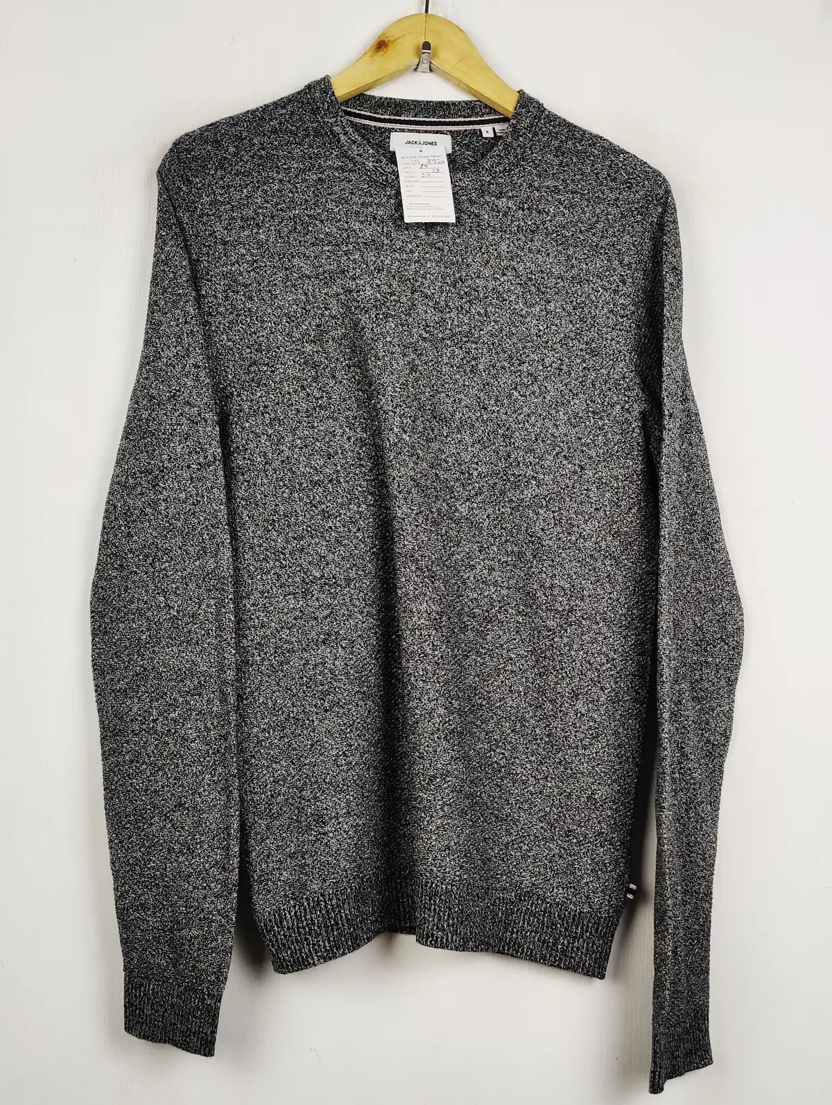Buy online pre-used pre-loved 100% authentic & Original branded Jack & Jones (JS-8920) available in Pakistan. Top international brands avilable.