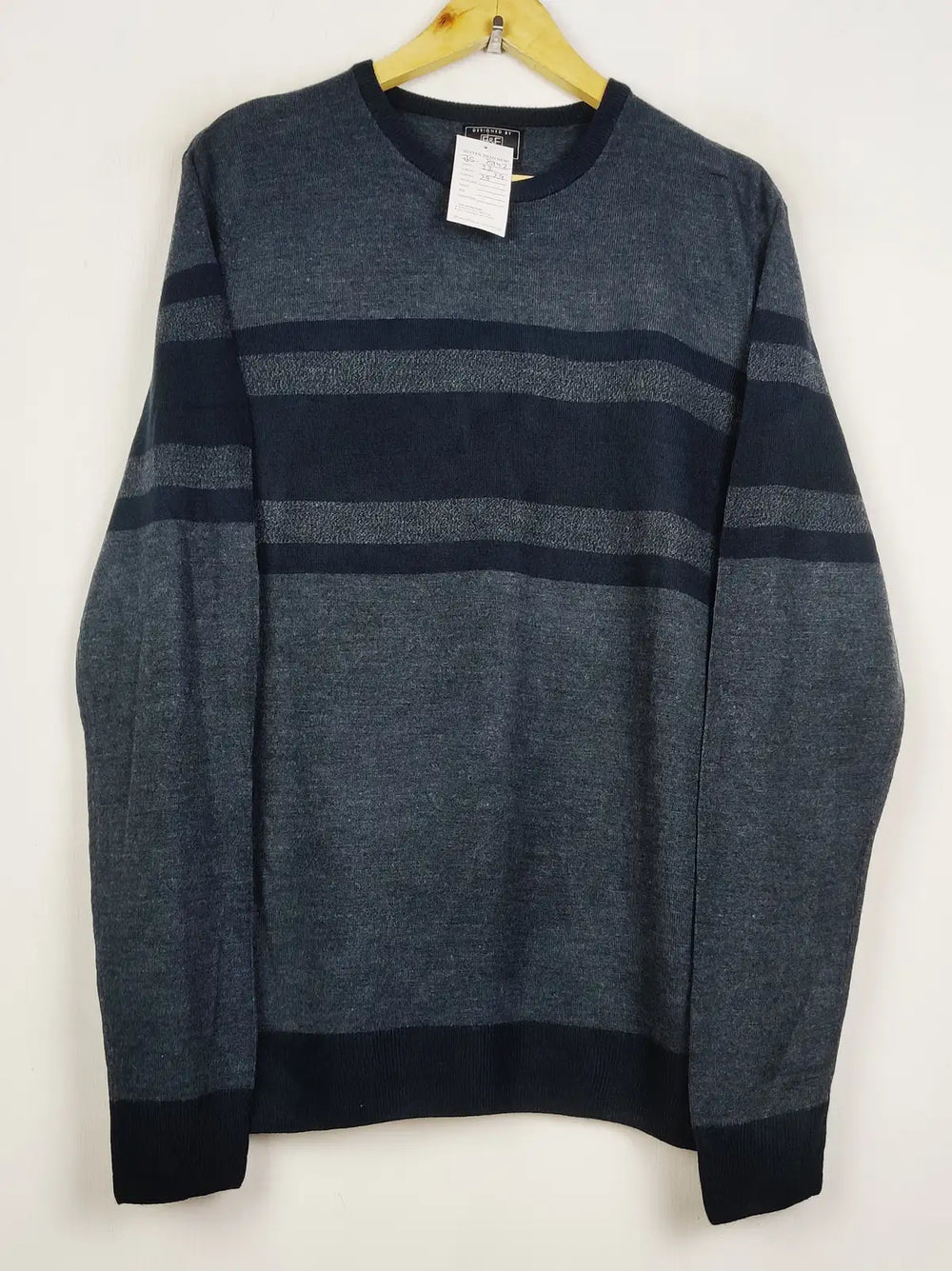 Buy online pre-used pre-loved 100% authentic & Original branded F&F (JS-8942) available in Pakistan. Top international brands avilable.