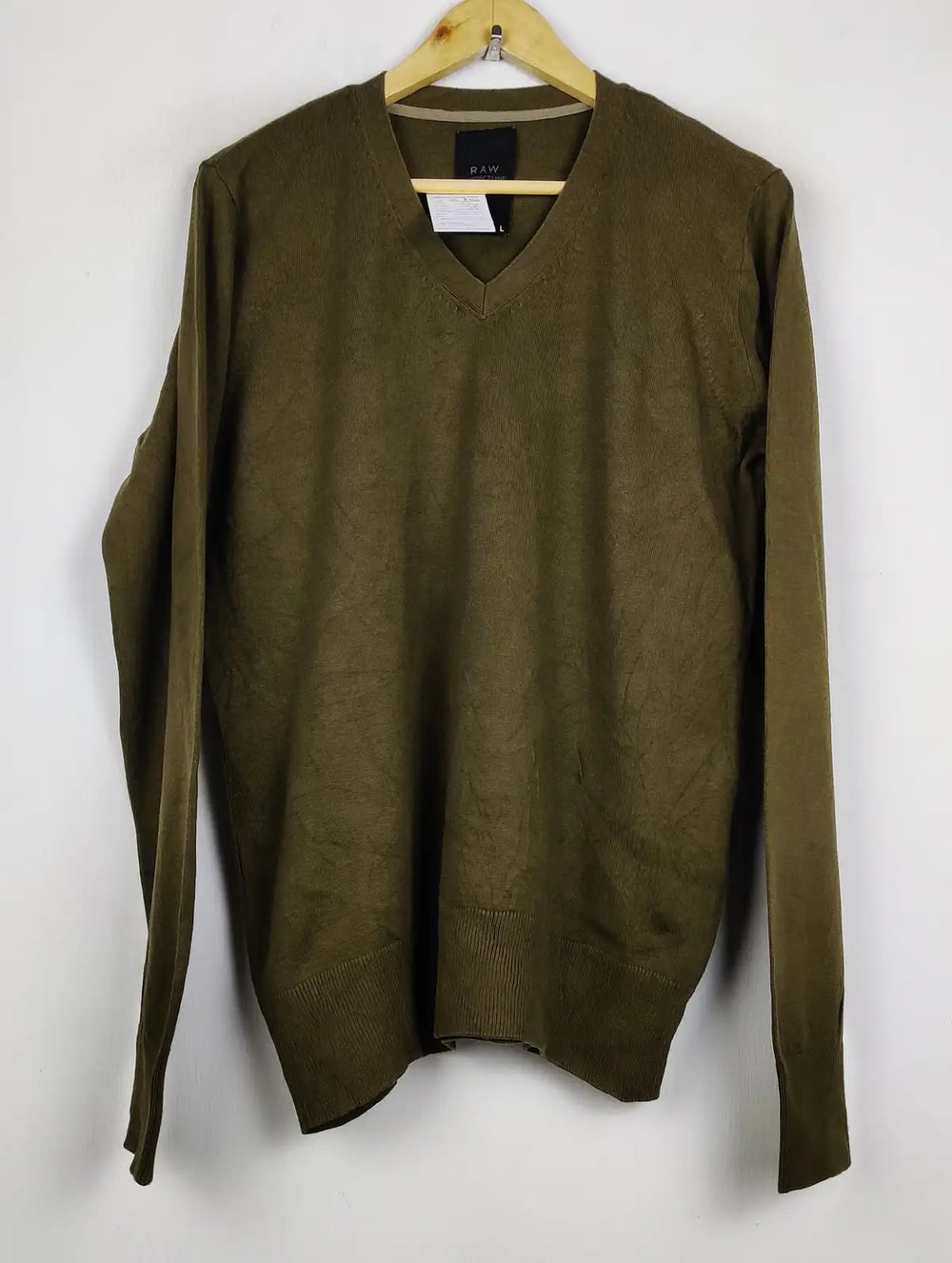 Buy online pre-used pre-loved 100% authentic & Original branded Raw Correct Line (JS-8966) available in Pakistan. Top international brands avilable.