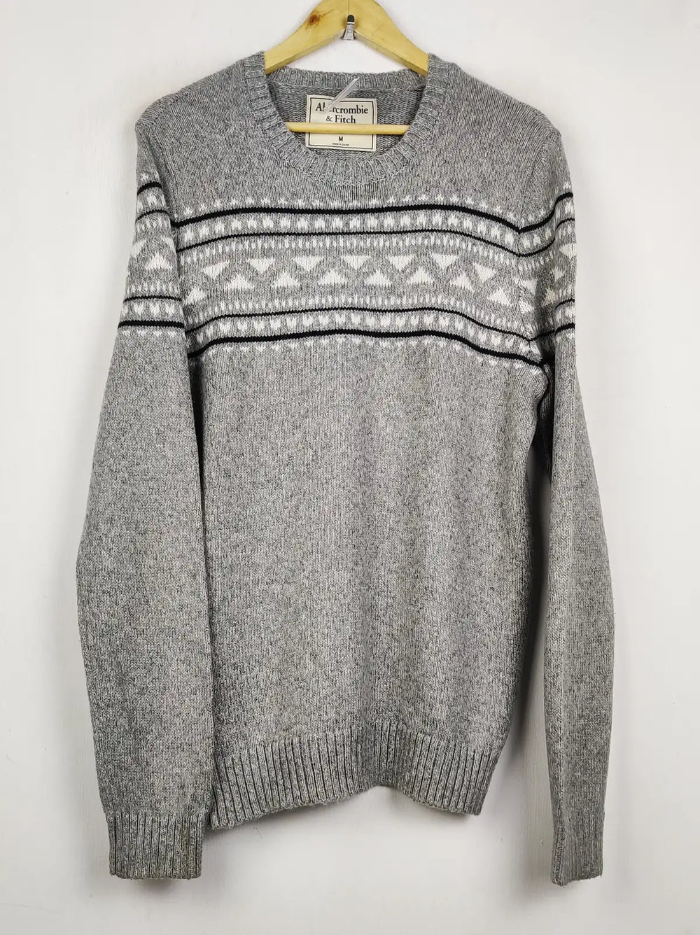 Buy online pre-used pre-loved 100% authentic & Original branded Abercrombie & Fitch (JS-8967) available in Pakistan. Top international brands avilable.
