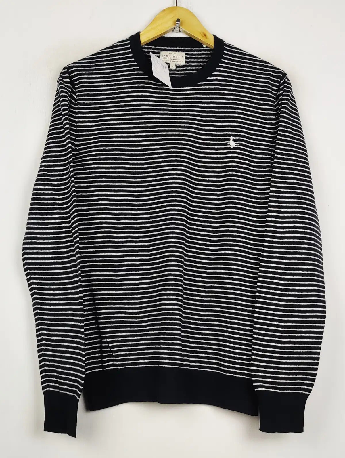 Buy online pre-used pre-loved 100% authentic & Original branded Jack Wills (JS-8973) available in Pakistan. Top international brands avilable.