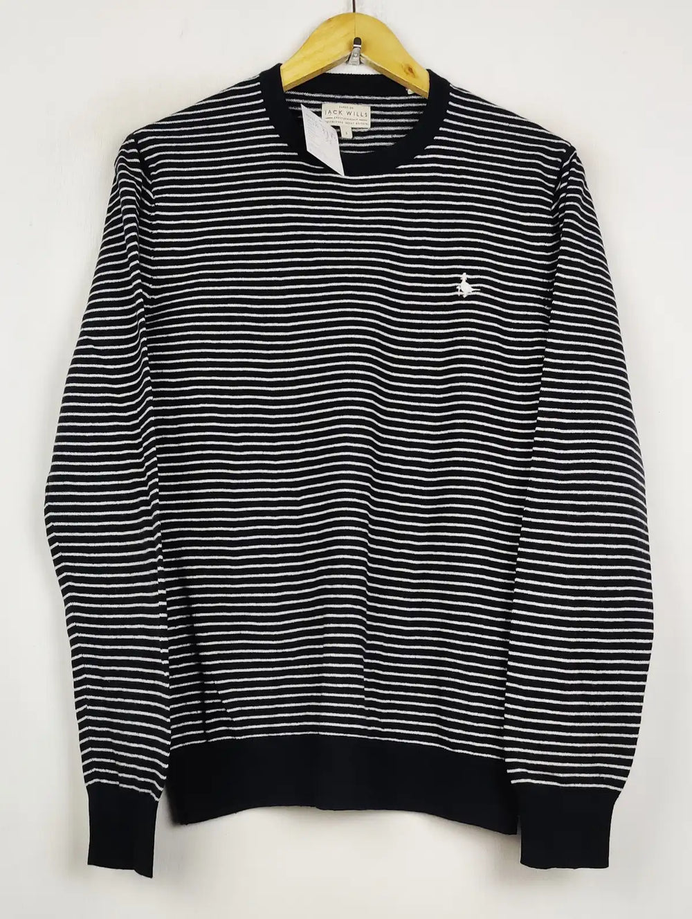 Buy online pre-used pre-loved 100% authentic & Original branded Jack Wills (JS-8973) available in Pakistan. Top international brands avilable.