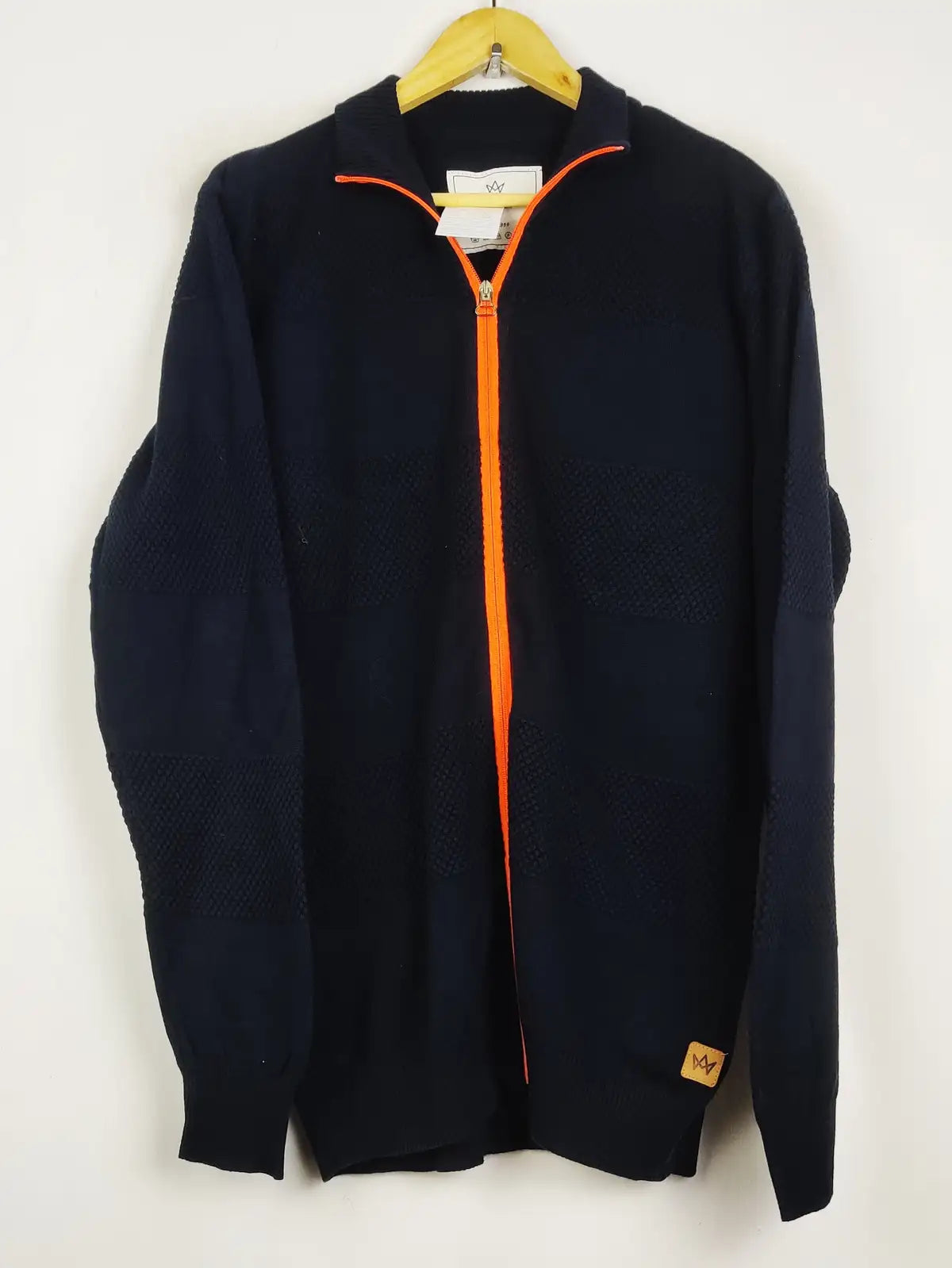 Buy online pre-used pre-loved 100% authentic & Original branded Kronstadt (JS-8976) available in Pakistan. Top international brands avilable.