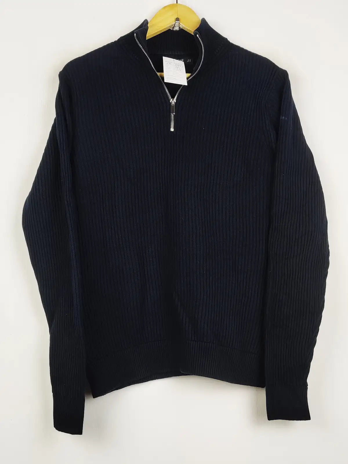 Buy online pre-used pre-loved 100% authentic & Original branded F&F (JS-8992) available in Pakistan. Top international brands avilable.