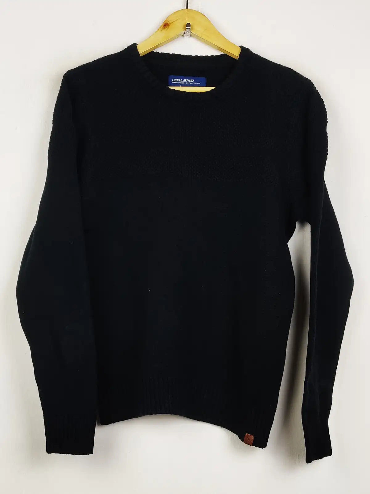 Buy online pre-used pre-loved 100% authentic & Original branded Blend (JS-9012) available in Pakistan. Top international brands avilable.