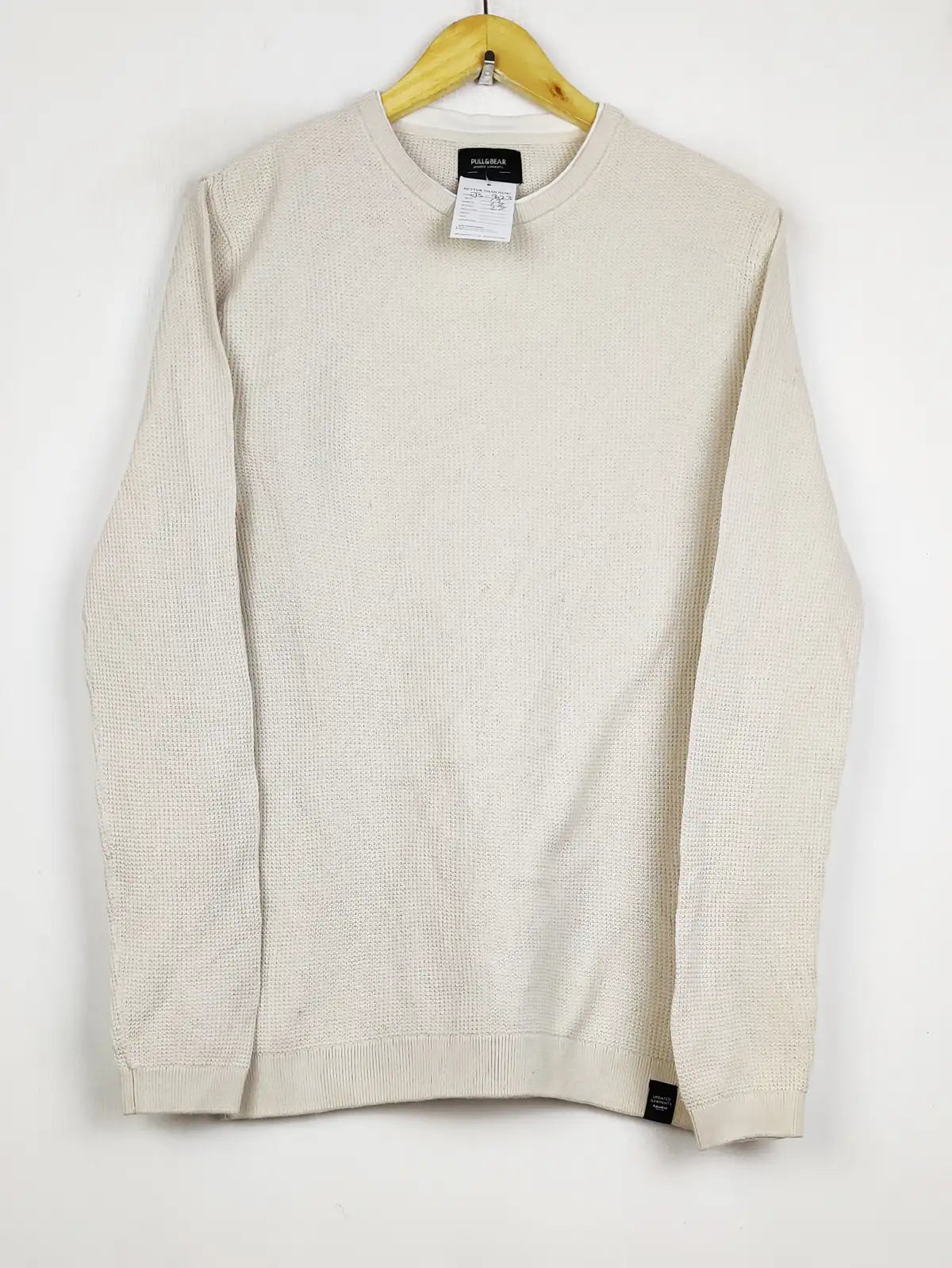 Buy online pre-used pre-loved 100% authentic & Original branded Pull&Bear (JS-9023) available in Pakistan. Top international brands avilable.