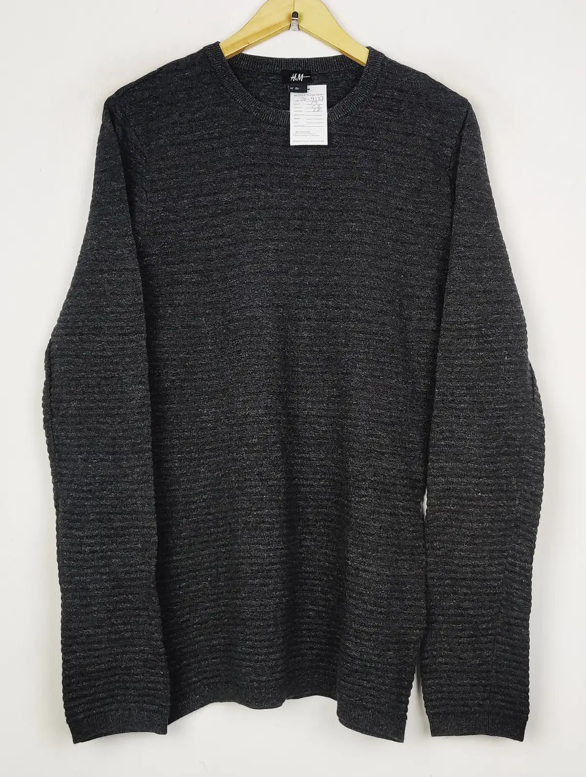 Buy online pre-used pre-loved 100% authentic & Original branded H&M (JS-9137) available in Pakistan. Top international brands avilable.