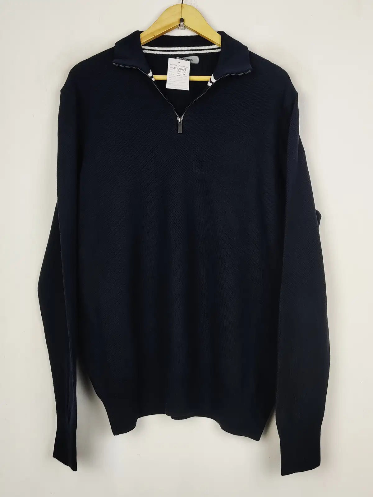 Buy online pre-used pre-loved 100% authentic & Original branded Jack & Jones (JS-9168) available in Pakistan. Top international brands avilable.