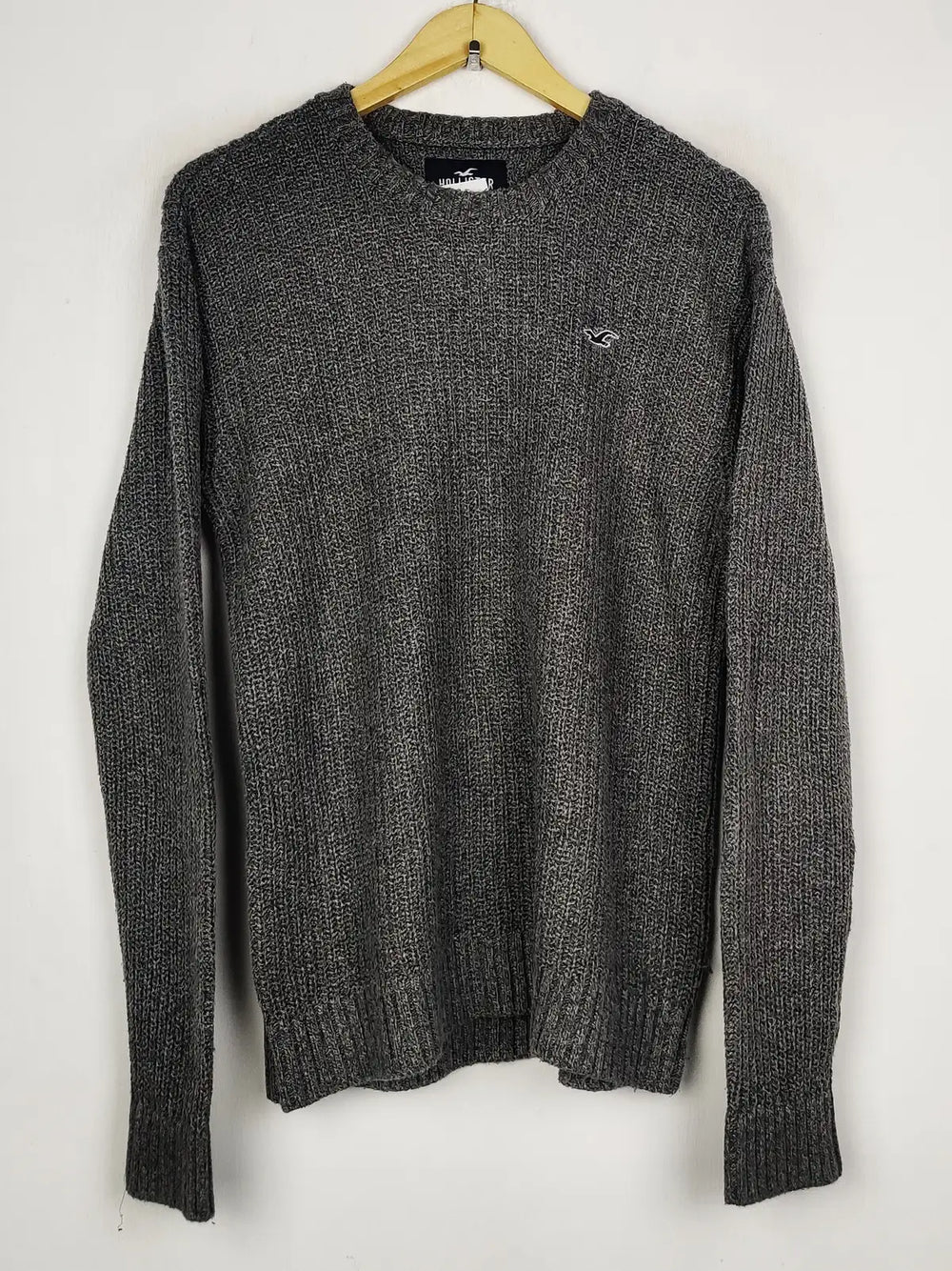 Buy online pre-used pre-loved 100% authentic & Original branded Hollister (JS-9171) available in Pakistan. Top international brands avilable.