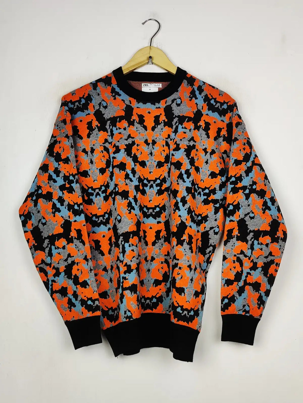 Buy online pre-used pre-loved 100% authentic & Original branded Zara (JS-9230) available in Pakistan. Top international brands avilable.