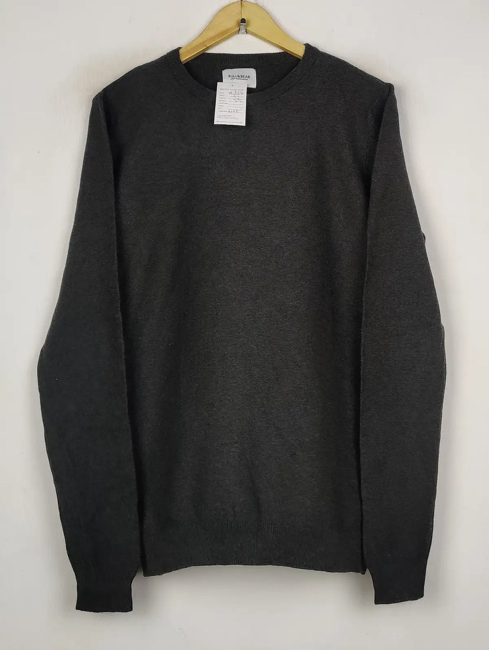 Buy online pre-used pre-loved 100% authentic & Original branded Pull&Bear (JS-9370) available in Pakistan. Top international brands avilable.