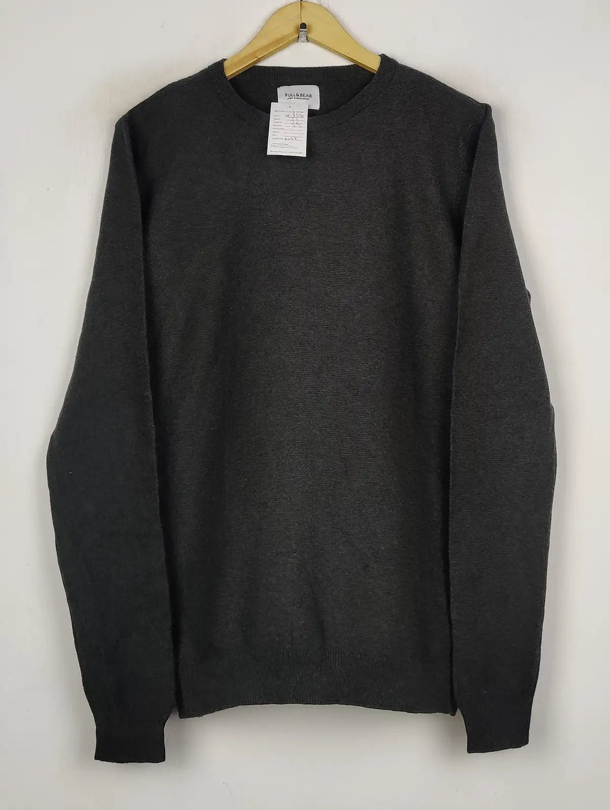 Buy online pre-used pre-loved 100% authentic & Original branded Pull&Bear (JS-9370) available in Pakistan. Top international brands avilable.