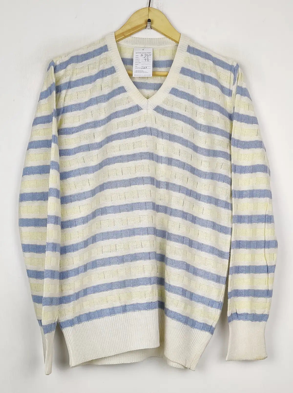 Buy online pre-used pre-loved 100% authentic & Original branded Unknown Brand (JS-9375) available in Pakistan. Top international brands avilable.
