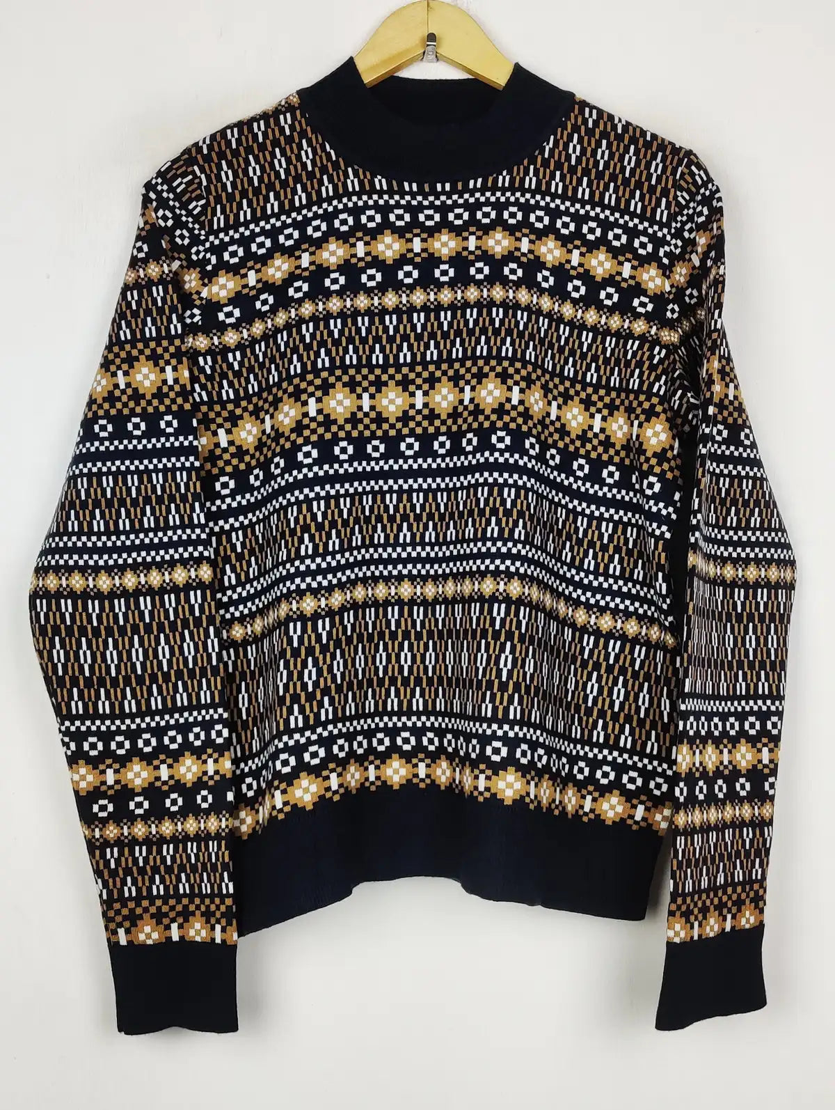 Buy online pre-used pre-loved 100% authentic & Original branded E D C (JS-9390) available in Pakistan. Top international brands avilable.