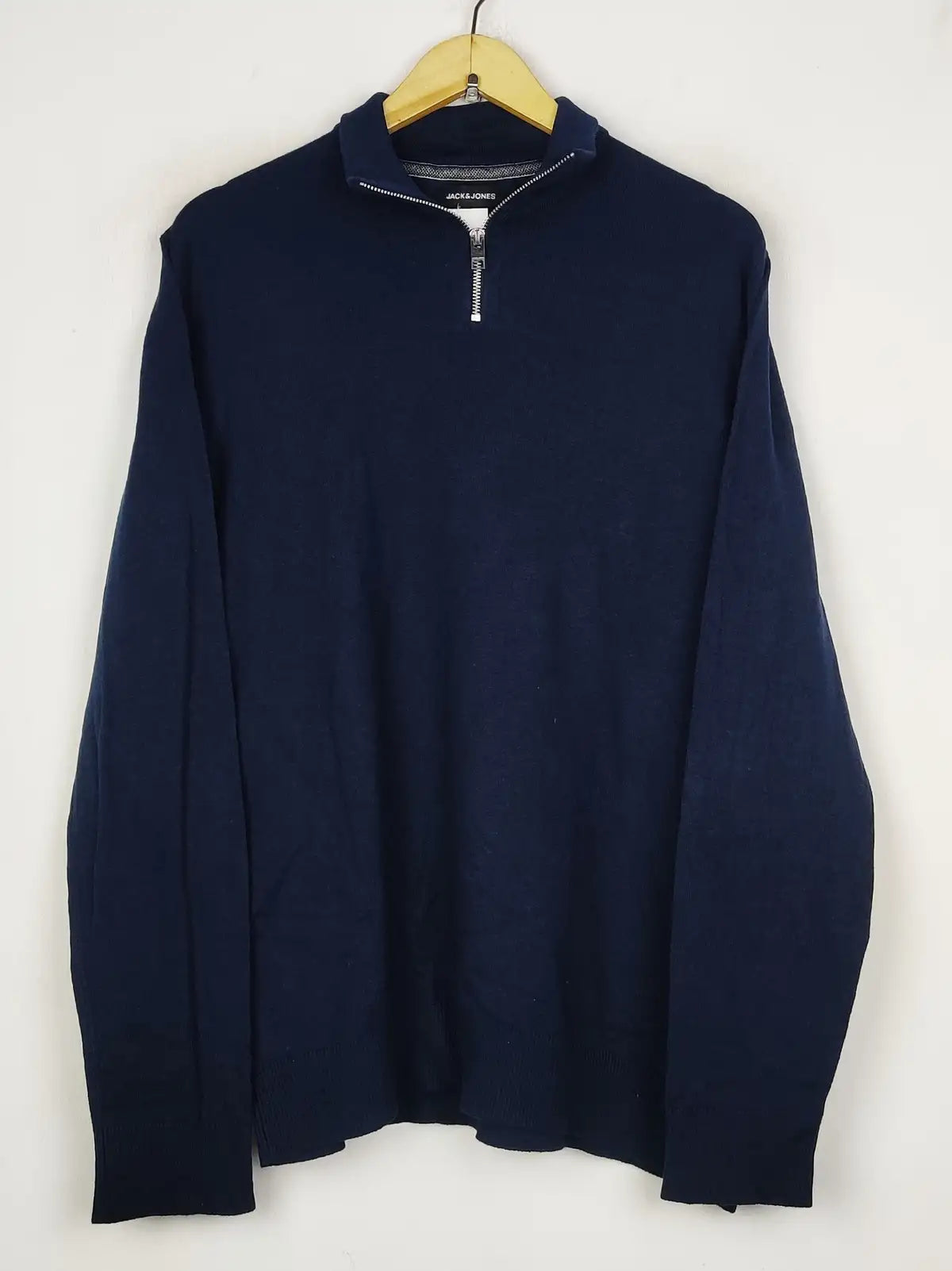 Buy online pre-used pre-loved 100% authentic & Original branded Jack & Jones (JS-9452) available in Pakistan. Top international brands avilable.
